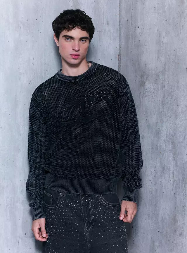Sweater Calado y Deslavado