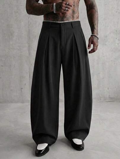 El pantalón ancho con zapato negro