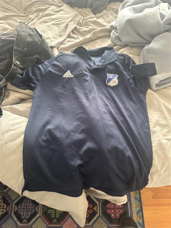 Tu polo adidas de Millonarios